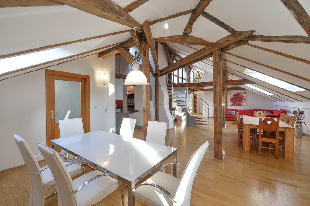 Amazing Charles Bridge Apartment Prague